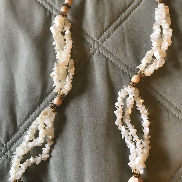 Shell Necklace - Picture 5 of 6